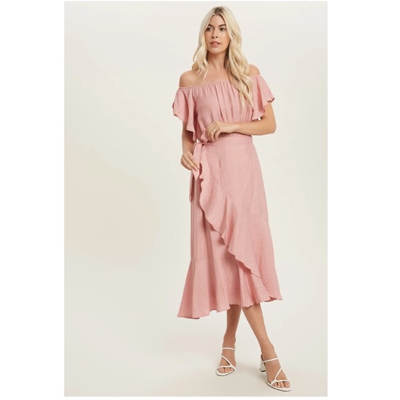 🆕 Blush Pink Dress - Picture 2 of 3